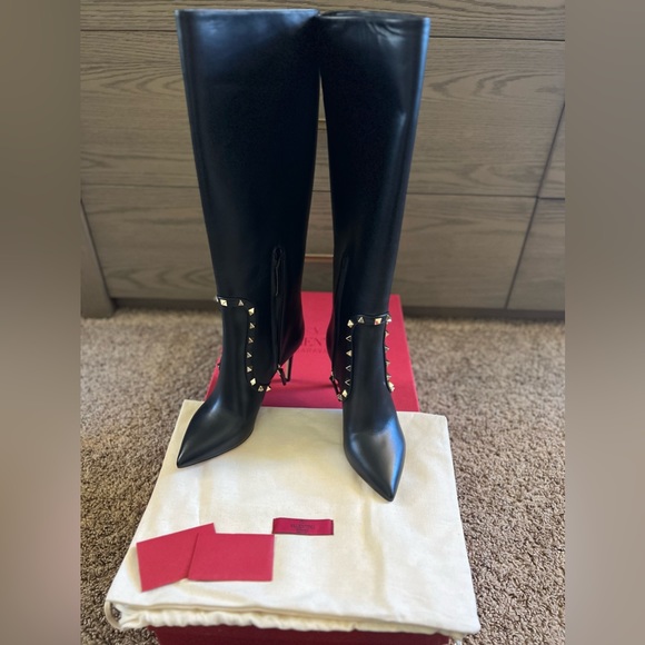 Valentino Garavani
Rockstud Leather Knee-High Boots - Picture 2 of 3
